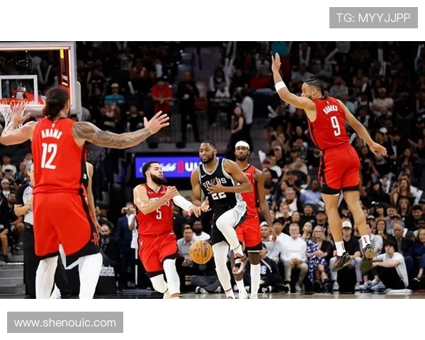 火箭主场迎战马刺新星对决成焦点谁能在西部竞争中抢占先机 火箭主场迎战马刺新星对决成焦点谁能在西部竞争中抢占先机