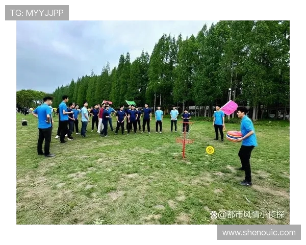 深圳飞盘队的阵地战策略与战术解析探讨飞盘运动的未来发展潜力 深圳飞盘队的阵地战策略与战术解析探讨飞盘运动的未来发展潜力