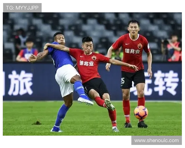 深圳足球队团队协作新模式引发热议助力球队崛起与发展 深圳足球队团队协作新模式引发热议助力球队崛起与发展