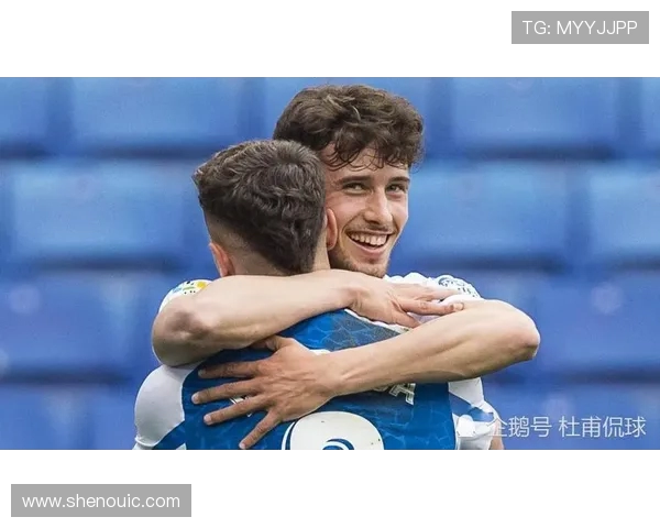 上港与重庆激战正酣比分悬念迭起引发球迷热议