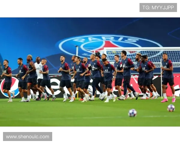 巴黎圣日耳曼与红牛球队出场阵容详细解析与对比分析